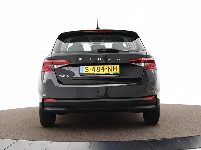 Škoda Fabia 1.0 TSI 95pk Active 2023 Benzine 22