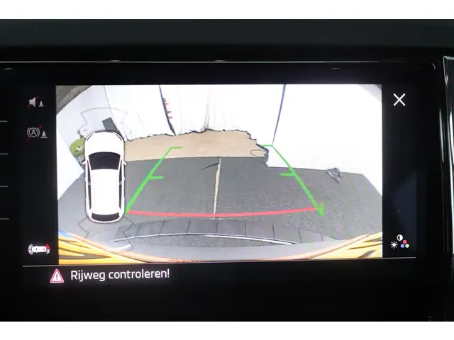 Škoda Karoq 1.5 TSI ACT Style Business 2019 Benzine 28