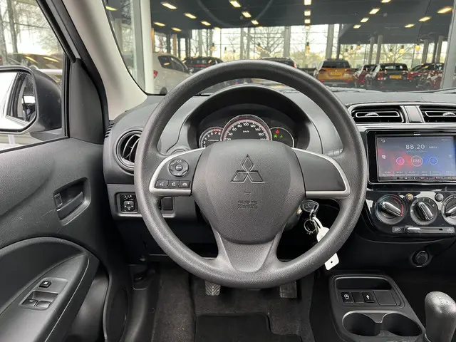 Mitsubishi Space Star 1.2 Cool+ 2021 Benzine 21