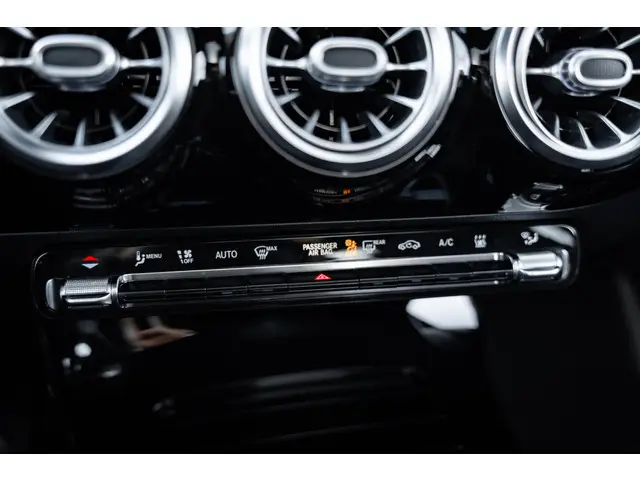 Mercedes-Benz CLA 250 e AMG 2020 Hybride Benzine 15