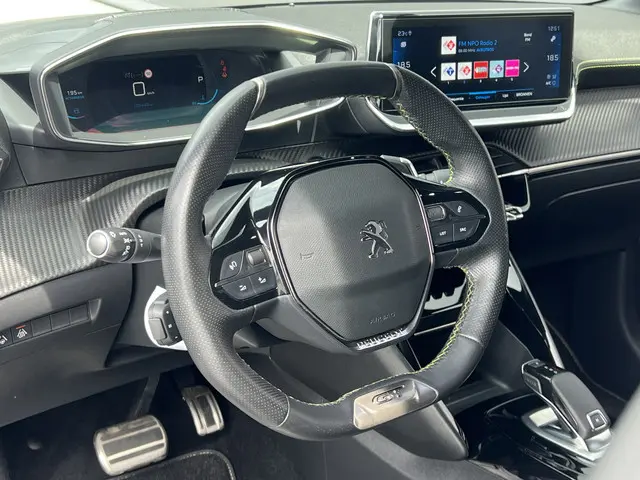 Peugeot 208 1.2 PureTech GT-Line 2020 Benzine 3