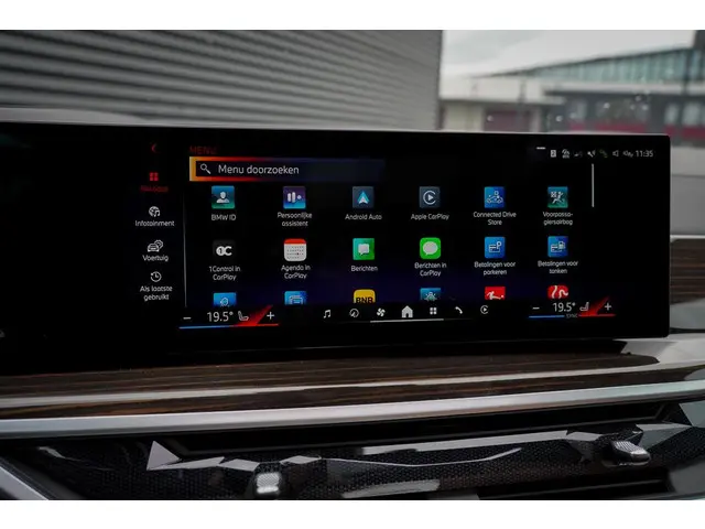 BMW X5 xDrive50e M-Sport 2023 Hybride Benzine 53
