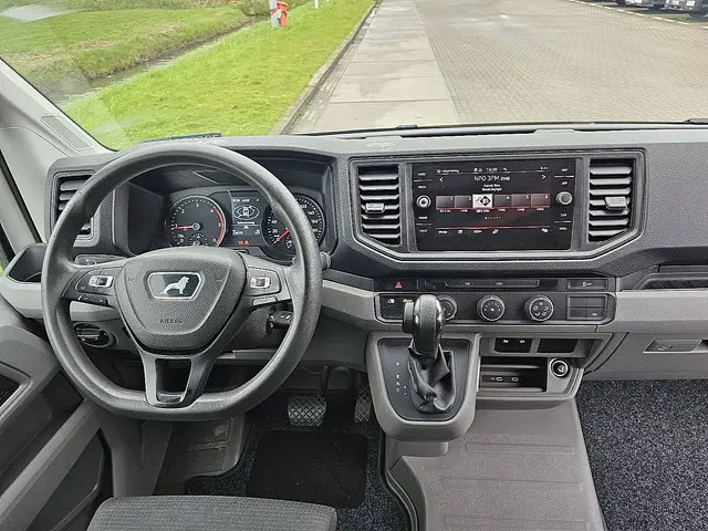 MAN TGE 3.180 2023 Diesel 8