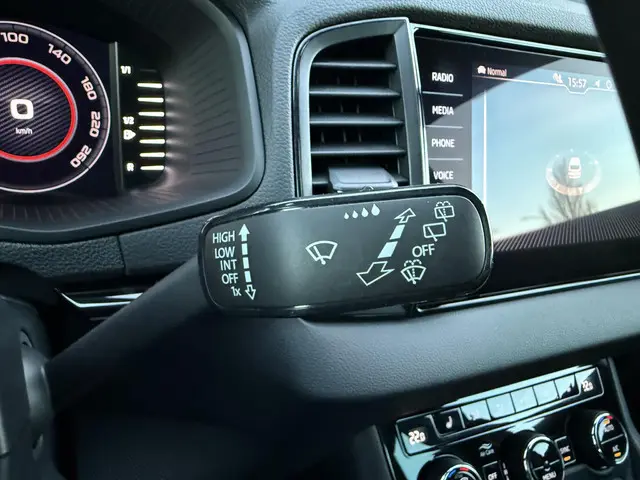 Škoda Karoq 1.5 TSI ACT Sportline Business 2021 Benzine 18