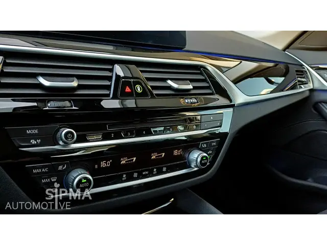 BMW 5 Serie 530i Sport line 2019 Benzine 8