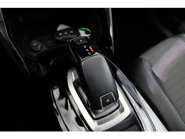 Peugeot 2008 1.2 PureTech Allure Pack 2021 Benzine 14