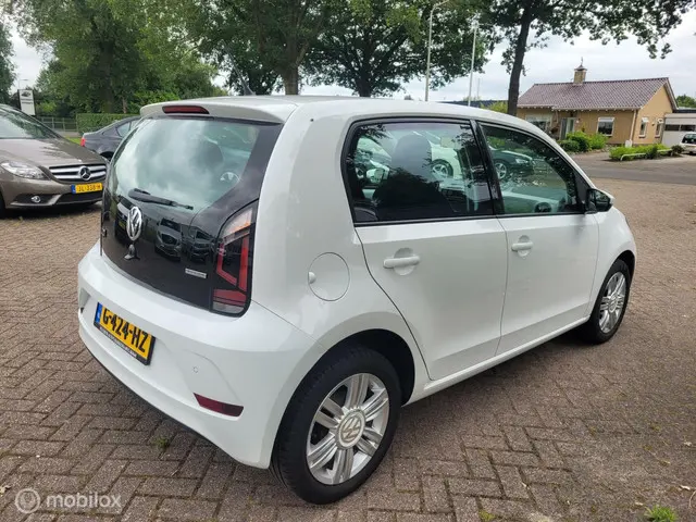 Volkswagen up! 1.0 BMT high up! clima,lm. 2019 Benzine 5