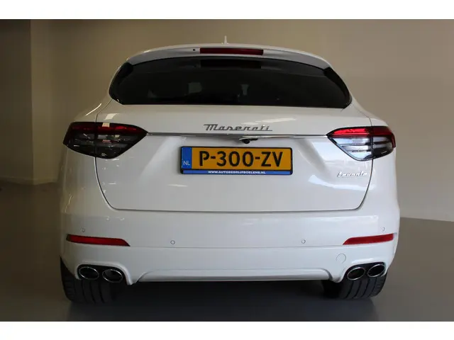 Maserati Levante 2.0 Hybrid Executive 2022 Benzine 6