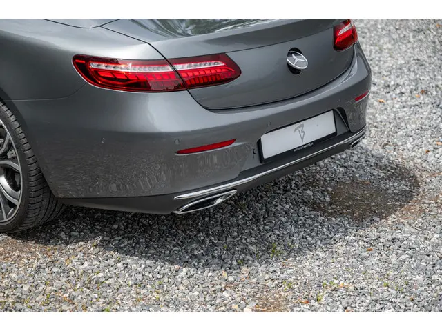 Mercedes-Benz E-Klasse Cabrio 200e 4MATIC 2021 Benzine 31