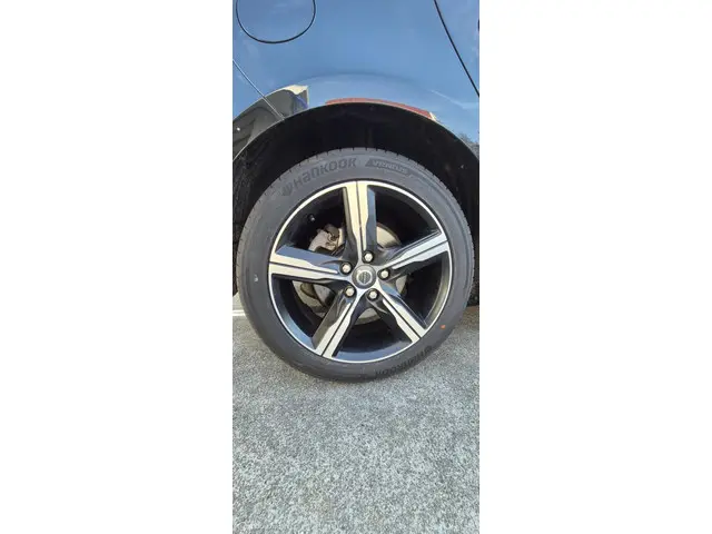 Volvo V40 1.6 T3 Momentum 2013 Benzine 42