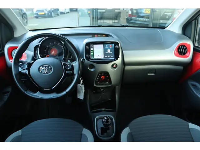 Toyota Aygo 1.0 VVT-i X-JOY AUT. 2019 Benzine 13