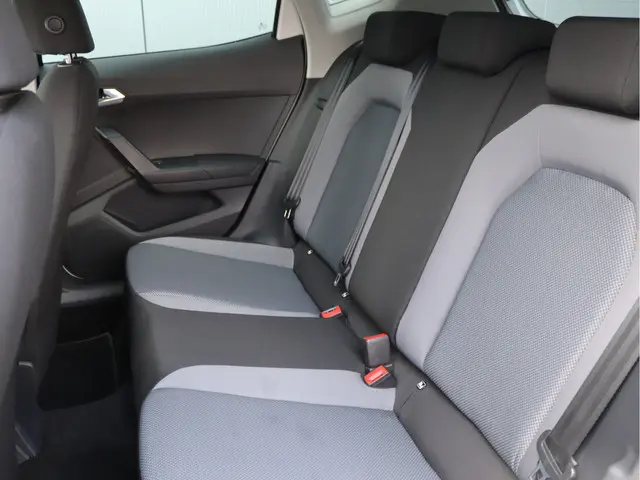 SEAT Arona 1.0 TSI Style Launch Edition 2017 Benzine 26