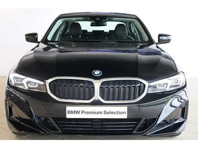 BMW 3 Serie Sedan 320e 2023 Hybride Benzine 4