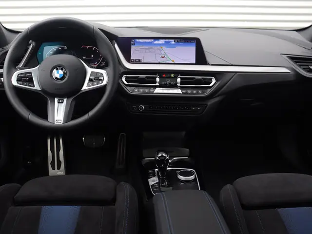 BMW 1 Serie 5-deurs 118i 2024 Benzine 11