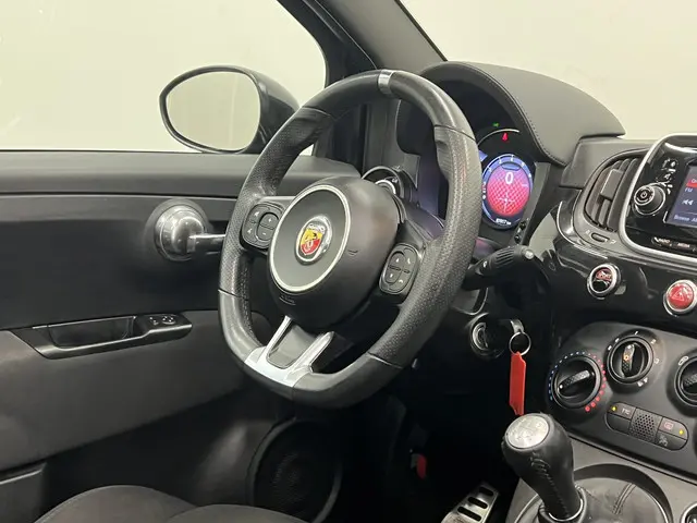 Abarth 500C 1.4 T-Jet Abarth 595 2018 Benzine 29