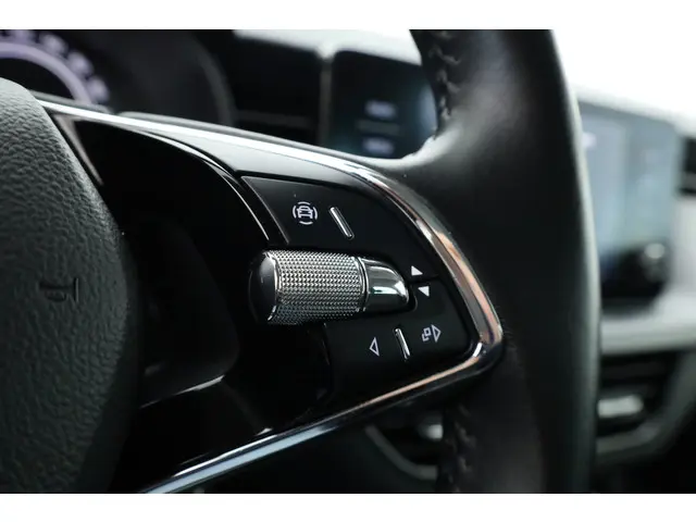 Škoda Kamiq 1.0 TSI Business Edition 2022 Benzine 13