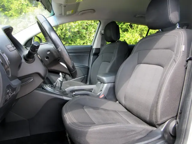 Kia Sportage 1.6 GDI Vibe *Navi*Trekhaak* 2014 Benzine 2