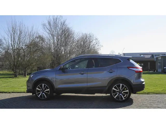 Nissan QASHQAI 1.2 Tekna 2015 Benzine 3