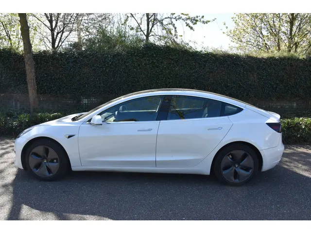 Tesla Model 3 3