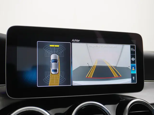 Mercedes-Benz C-Klasse 180 AMG line 2019 Benzine 32