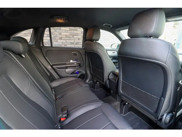 Mercedes-Benz GLA 250 e Style 2022 Hybride Benzine 8