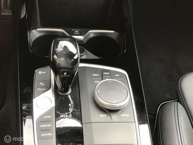 BMW 1 Serie 118i M Sport Business Edition 2021 Benzine 19