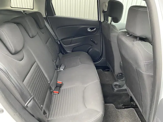 Renault Clio Estate 0.9 TCe Limited 2017 Benzine 18