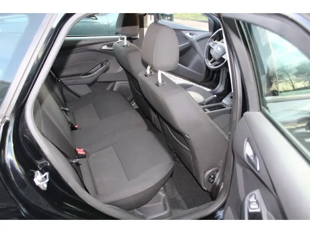 Ford Focus Wagon 1.0 Lease Edition 2017 Benzine 20