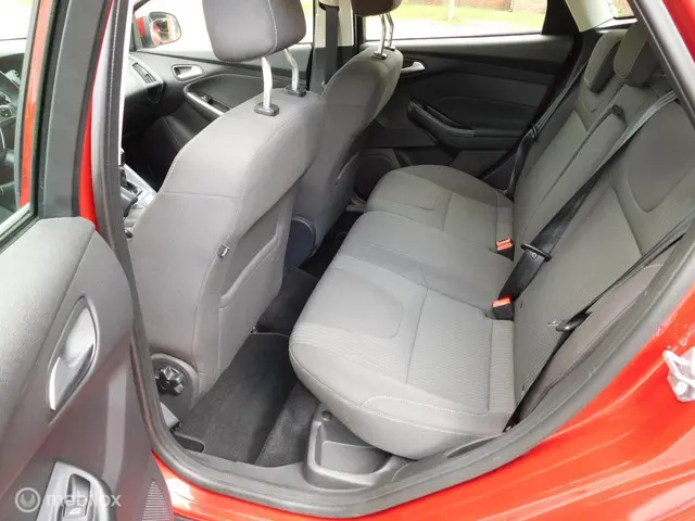 Ford Focus 1.0 EcoBoost Titanium 2013 Benzine 8