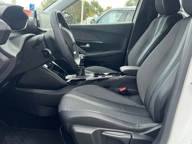 Peugeot 2008 1.2 Turbo 100 pk Allure 2022 Benzine 12