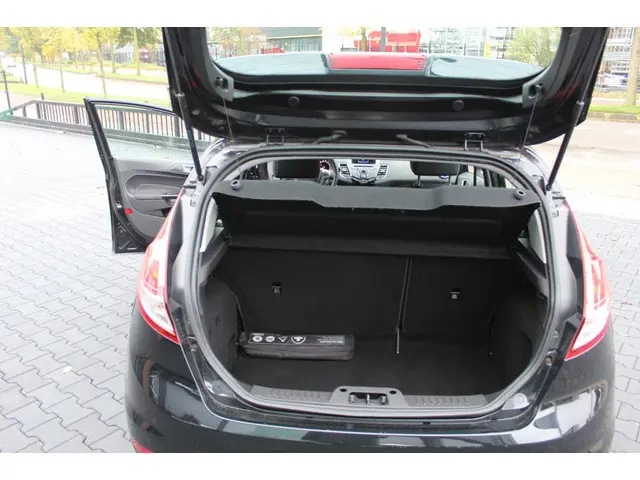 Ford Fiesta 1.0 EcoB. Titanium 2013 Benzine 18