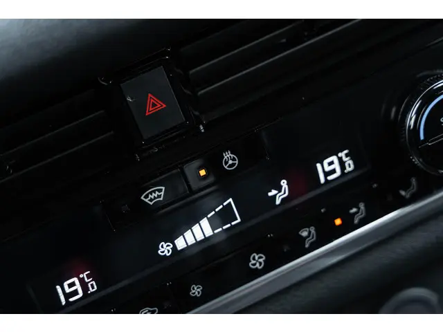 Nissan QASHQAI 1.3 MHEV N-Connecta 2022 Benzine 35