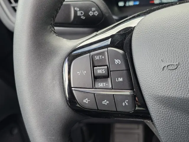 Ford Kuga 2.5 PHEV Titanium 2024 Hybride Benzine 15