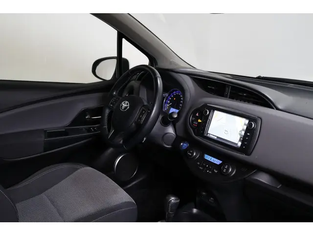 Toyota Yaris 1.5 Hybrid Trend 2016 Hybride Benzine 10