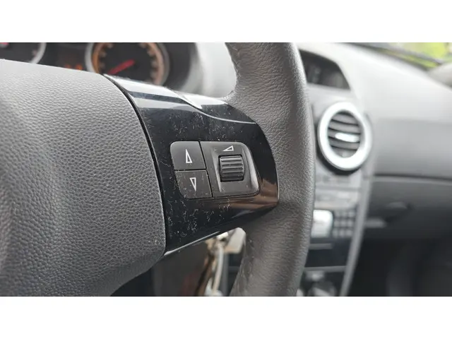 Opel Corsa 1.2-16V Berlin 2014 Benzine 18