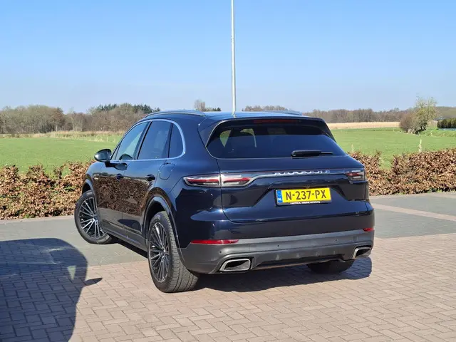 Porsche Cayenne 3.0 E-Hybrid 2018 Hybride Benzine 15