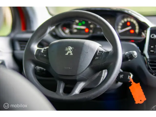 Peugeot 208 1.2 PureTech Blue Lion 2017 Benzine 6