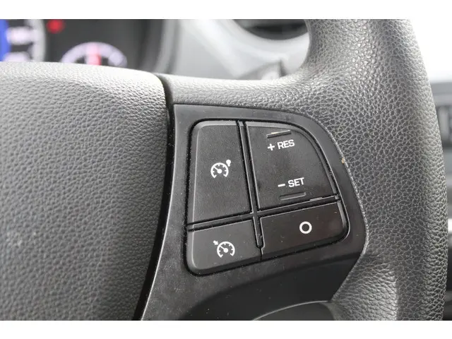 Hyundai i10 1.0i Comfort//Navi//Cruise!! 2020 Benzine 8