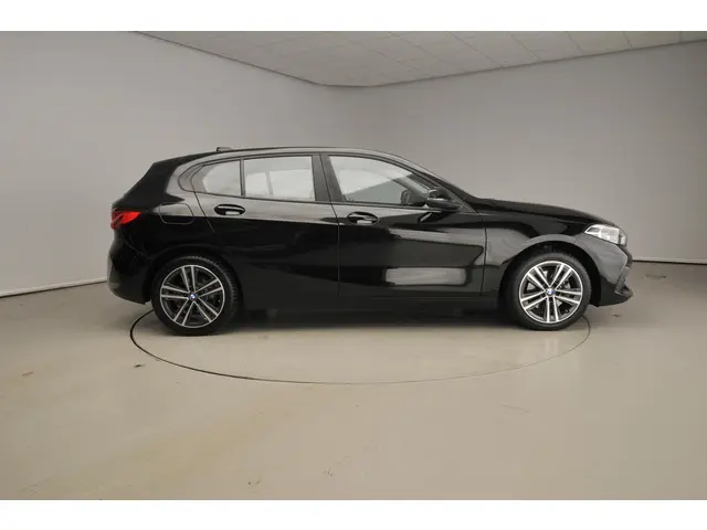 BMW 1 Serie 5-deurs 116i 2020 Benzine 4