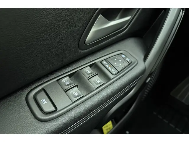 Dacia Duster 1.3 TCe 150 Journey 2023 Benzine 16