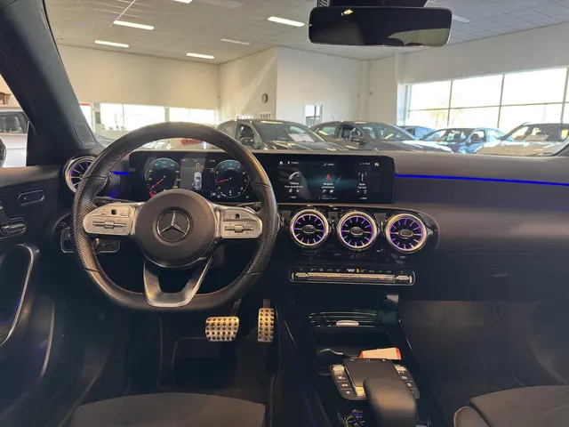 Mercedes-Benz A-Klasse 200 AMG-LINE 2021 Benzine 19