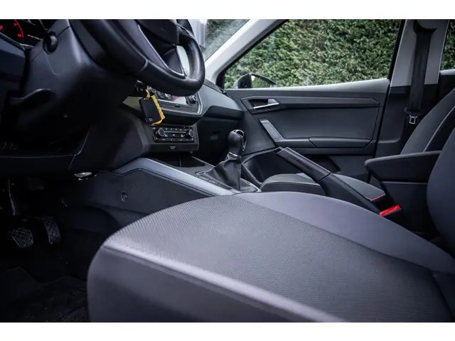 SEAT Arona 1.0 TSI 2020 Benzine 29