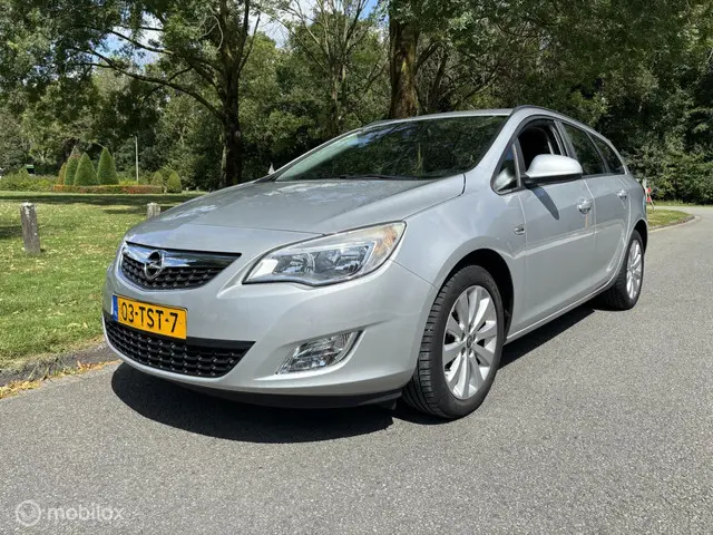 Opel Astra Sports Tourer 1.4 Turbo Sport 2012 Benzine 31