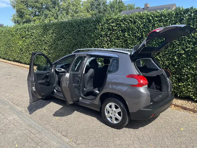 Peugeot 2008 1.2 PureTech Access 2014 Benzine 4