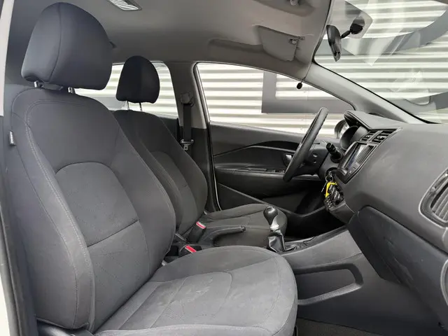 Kia Rio 1.2 CVVT Comfort Pack 2013 Benzine 9