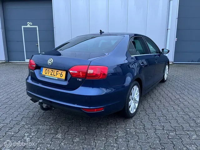 Volkswagen Jetta 1.4 TSI Highline 2013 Benzine 8