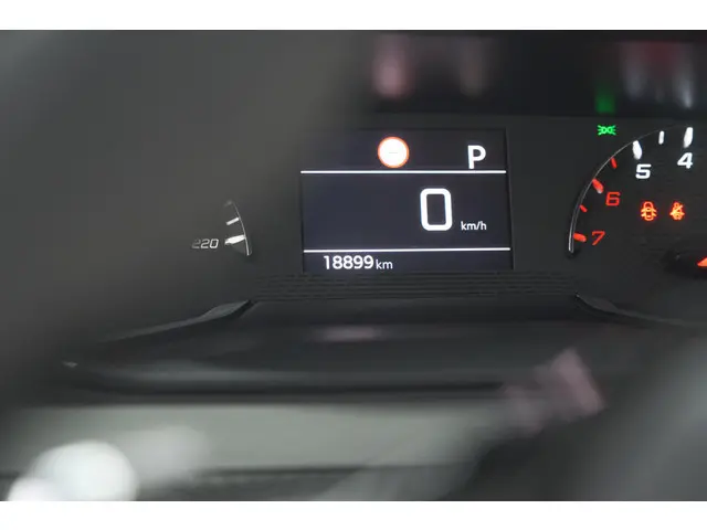 Peugeot 2008 PureTech 130 EAT8 Allure 2023 Benzine 43