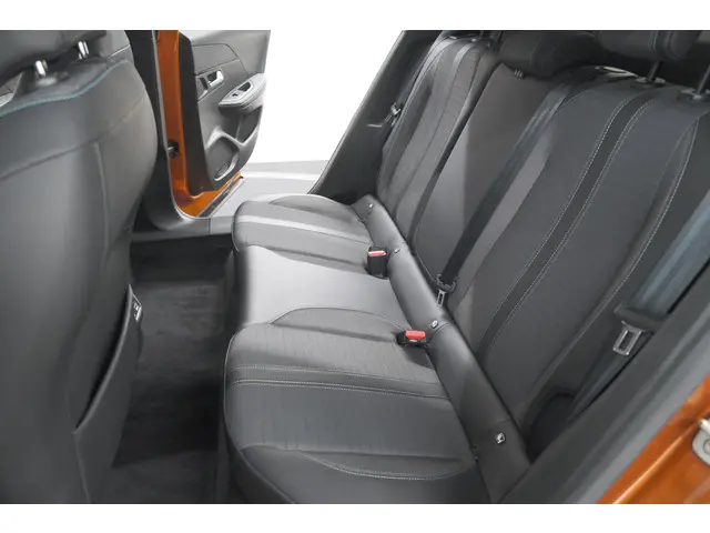 Peugeot 2008 PureTech 130 EAT8 Allure 2021 Benzine 25