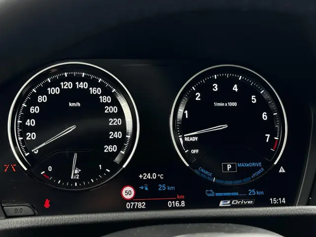 BMW X2 xDrive25e High Executive 2023 Hybride Benzine 23
