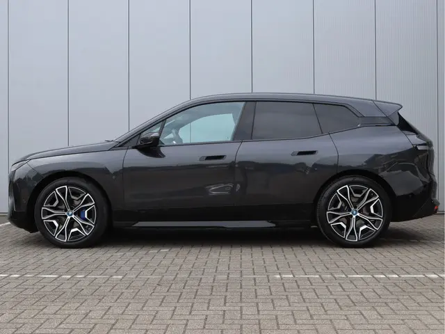 BMW iX xDrive40 High Executive 77 kWh 2021 Elektrisch 16